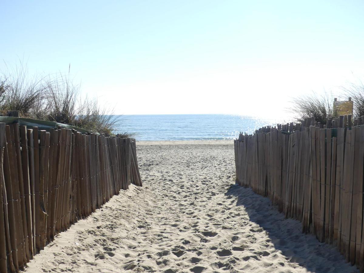 NEW - Studio cosy - Plages à 5min - Parking privé - WIFI - Commerces au pied du bâtiment La Grande Motte Extérieur photo