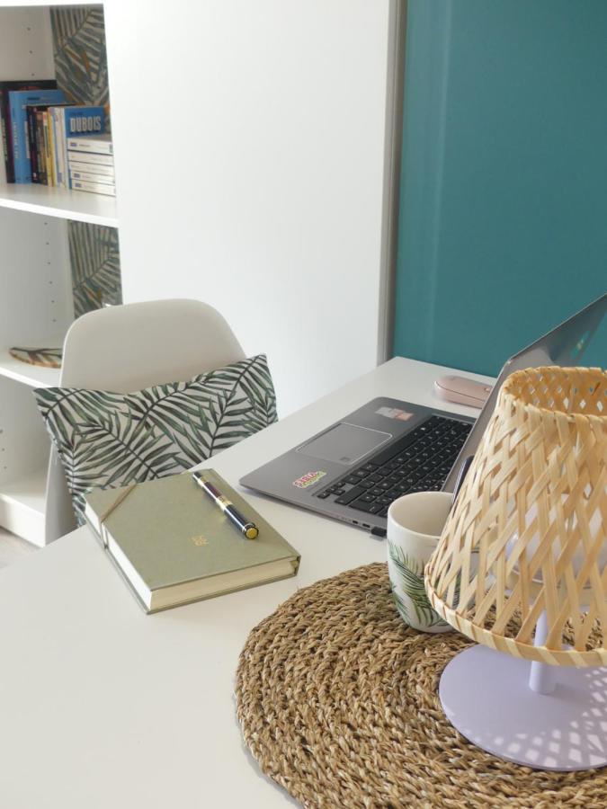 NEW - Studio cosy - Plages à 5min - Parking privé - WIFI - Commerces au pied du bâtiment La Grande Motte Extérieur photo
