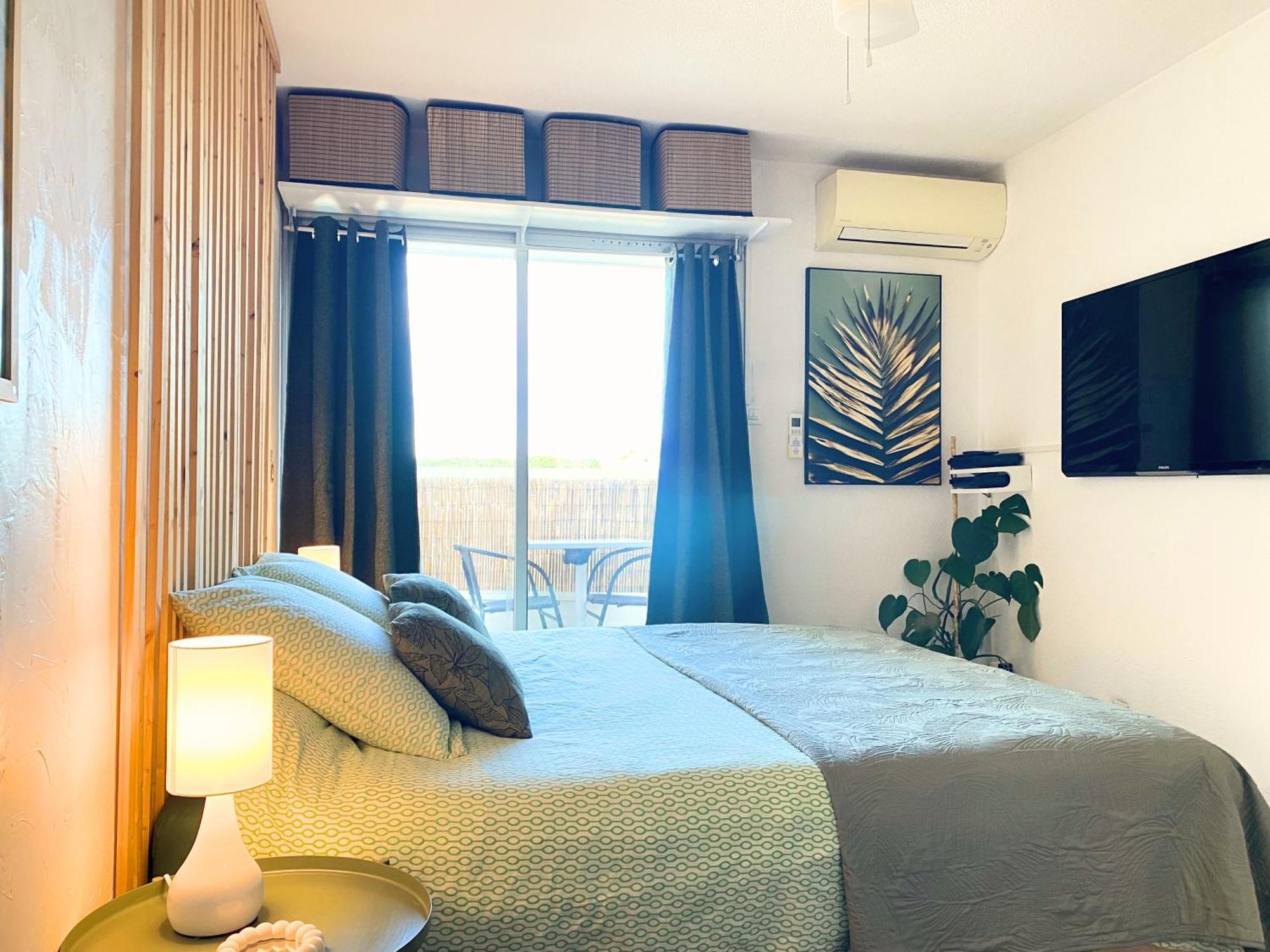 NEW - Studio cosy - Plages à 5min - Parking privé - WIFI - Commerces au pied du bâtiment La Grande Motte Extérieur photo
